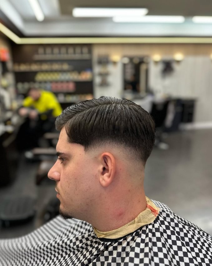 Fade mit Bartkontur, Coiffeur Oskar