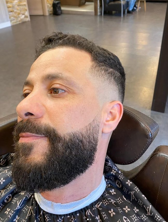 Side Part mit Low Fade